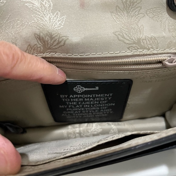 My London Flat crossbody bag - Picture 4 of 6